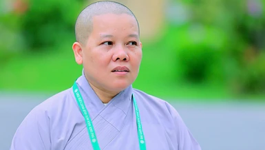 Ni sư Thích nữ Thánh Tâm
