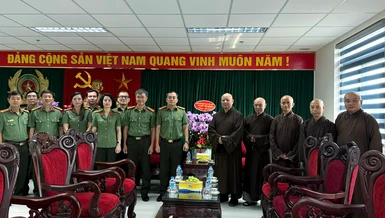 Phái đoàn Ban Trị sự TP.HCM chúc mừng lãnh đạo Cục An ninh nội địa nhân Ngày truyền thống của ngành