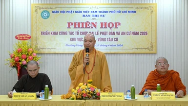 Thượng tọa Thích Thanh Phong, Phó Chủ tịch Hội đồng Trị sự, Phó Trưởng ban Thường trực Ban Trị sự GHPGVN TP.HCM phát biểu chỉ đạo