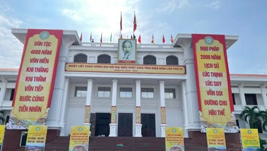 Hội trường Trung tâm Hội nghị tỉnh Điện Biên, nơi diễn ra hai ngày Đại hội đại biểu Phật giáo tỉnh