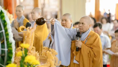 Lễ Tắm Phật tại chùa Kim Sơn