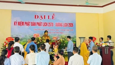 Lễ Tắm Phật tại chùa Phú Lâm, P.Mỹ Lâm