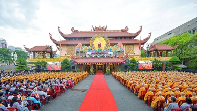 Quang cảnh Đại lễ Phật đản vào sáng nay, rằm tháng Tư năm Bính Ngọ tại Việt Nam Quốc Tự - Ảnh: Quảng Đạo/BGN