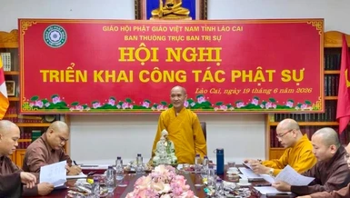 Hòa thượng Thích Thanh Điện chủ trì hội nghị