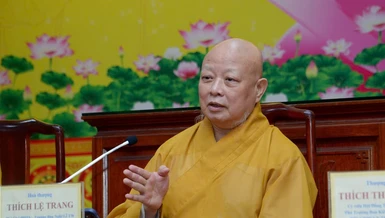 Hòa thượng Thích Lệ Trang thuyết giảng về vai trò trụ trì và nghi lễ thiền gia tại thiền viện Quảng Đức - Ảnh: Bảo Toàn/BGN