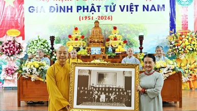 Hòa thượng Thích Thanh Huân chứng minh lễ kỷ niệm 75 năm ngày thành lập Gia đình Phật tử VN