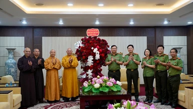 Thượng tọa Thích Đức Thiện chúc mừng đến toàn thể cán bộ, chiến sĩ lực lượng Công an nhân dân