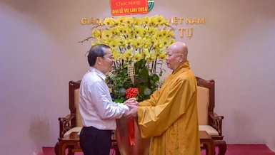Thiếu tướng Lê Quang Đạo và Hòa thượng Thích Lệ Trang - Ảnh: Quảng Đạo/BGN