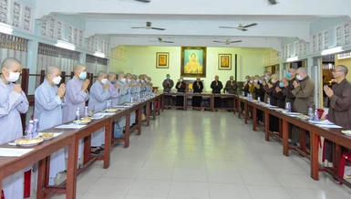 Phật giáo quận 10 triển khai Phật sự tại chùa Ấn Quang chiều 16-4 - Ảnh: Thanh Phong