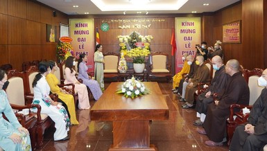 Quang cảnh buổi gặp mặt giữa Hội Liên hiệp Phụ nữ Thành phố và chư tôn đức Ban Trị sự GHPGVN TP.HCM tại Việt Nam Quốc Tự