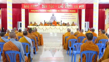 Ban Thường trực Ban Trị sự GHPGVN TP.Cần Thơ đến thăm, sách tấn chư hành giả các trường hạ 