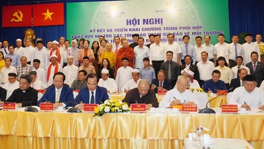 Ký kết chương trình phối hợp phát huy vai trò các tôn giáo tham gia bảo về môi trường và thích ứng với biến đổi khí hậu giai đoạn 2022-2026