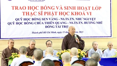 Thượng tọa Thích Đồng Văn phát biểu khai mạc