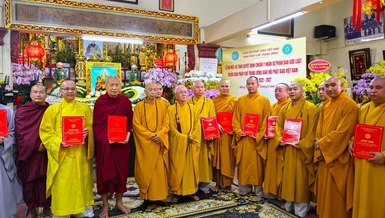 Trao quyết định chuẩn y nhân sự Phân ban Giới luật thuộc Ban Pháp chế T.Ư