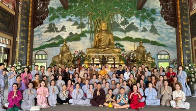 Chùa Giác Ngộ (Q.10) và chùa Quan Âm (Q.12) cúng dường các trường hạ