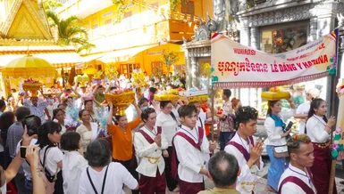 Lễ nhiêu y kathina tại chùa Candaransi