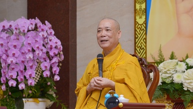 Hòa thượng Thích Bảo Nghiêm thuyết trình về nghiệp vụ hoằng pháp tại Việt Nam Quốc Tự - Ảnh: Bảo Toàn