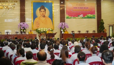 Khóa tu Ngày an lạc tại Việt Nam Quốc Tự sáng 7-1