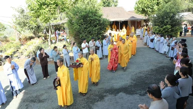 Cung thỉnh chư tôn đức chứng minh lễ an vị Phật tại chùa Liên Hoa