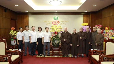 Đoàn Công an TP.HCM thăm, chúc Tết đến Ban Trị sự GHPGVN TP.HCM