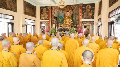 Chư Tăng Q.10 thực hiện nghi thức Bố-tát trong mùa An cư kiết hạ tại chùa Hưng Long