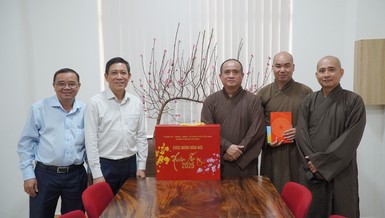Đoàn Thành ủy, HĐND, UBND, UBMTTQVN TP.HCM chúc Tết Báo Giác Ngộ