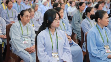 Khóa tu Ngày an lạc tại Việt Nam Quốc Tự (Q.10, TP.HCM)