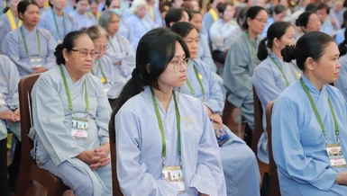 Khóa tu Ngày an lạc tại Việt Nam Quốc Tự (Q.10, TP.HCM)