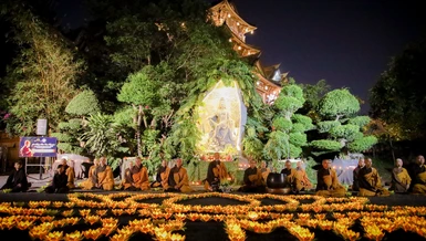 Thành tâm thiết lễ dâng nến hòa bình, cầu nguyện cho nạn nhân Myanmar bị ảnh hưởng qua thảm họa động đất