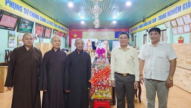 Đoàn Sở Dân tộc và Tôn giáo TP.HCM thăm, chúc mừng Phật đản Phật lịch 2569 tại chùa Pháp Thành, H.Củ Chi, TP.HCM