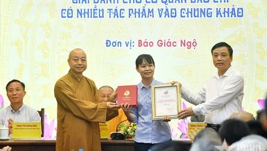 Báo Giác Ngộ nhận giải cơ quan báo chí có nhiều tác phẩm vào chung khảo - Ảnh: Trọng Hải