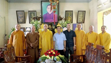 Ban Tuyên giáo và Dân vận Tỉnh ủy tỉnh Phú Thọ thăm, chúc mừng Vu lan đến Ban Trị sự GHPGVN tỉnh 