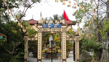 Tổ sư Thiệt Vinh Bửu Hạnh khai sơn chùa Quảng Phước trên núi Thiên Hỷ, trú trì chùa Vạn Thiện ở chân núi Phụng Thùy, kế thế trú trì tổ đình Ấn Tôn sau khi Tổ Tử Dung viên tịch