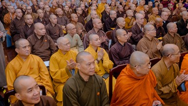 Chư tôn đức tham dự Lễ kỷ niệm 50 năm ngày Báo Giác Ngộ ra số đầu tiên - Ảnh: Đăng Huy