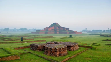 Về mặt lịch sử, Bangladesh từng là một phần của Ấn Độ và được gọi là Đông Bengal