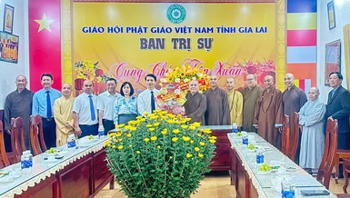Lãnh đạo tỉnh Gia Lai thăm, chúc Tết Bính Ngọ đến Ban Trị sự GHPGVN tỉnh 