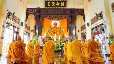 Đảnh lễ Tam bảo 
