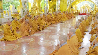 Trang nghiêm khóa lễ Bố-tát tại chùa Kỳ Quang II (P.Gò Vấp, TP.HCM)