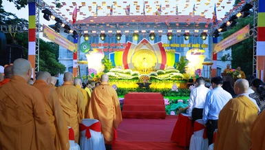 Trang nghiêm Đại lễ Phật đản Phật lịch 2570 tại phường Vũng Tàu, TP.HCM - Ảnh: Trung Thắng