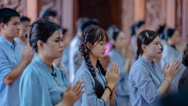 Bạn trẻ về chùa Quốc Ân Khải Tường tham dự khóa tu Ngày an lạc - Ảnh: Đăng Huy