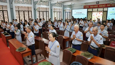 Các học viên bậc Lực VI thi kết khóa năm 3 tại thiền viện Quảng Đức (P.Xuân Hòa, TP.HCM)