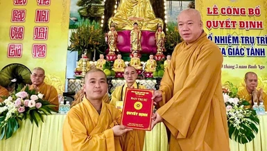 Trao quyết định bổ nhiệm trụ trì chùa Giác Tánh 