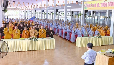 Niệm Phật trước khi bắt đầu chuyên đề