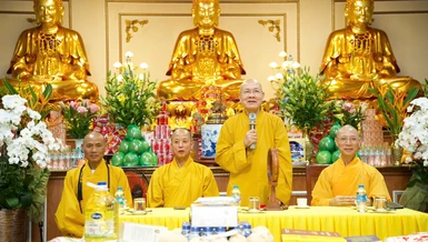 Hòa thượng Thích Quảng Tùng phát biểu tại buổi thăm trường hạ