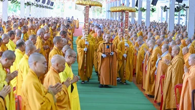 Ban Trị sự GHPGVN TP.HCM thăm sách tấn đến hành giả an cư vân tập tại tổ đình Đại Tòng Lâm