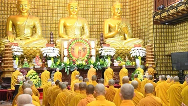 Khóa lễ Tự tứ tại chánh điện chùa Giác Ngộ 
