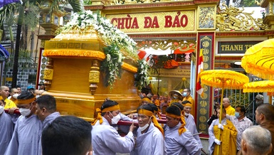 Tăng Ni, Phật tử phụng tống kim quan Hòa thượng Thích Thông Niệm đến nơi trà-tỳ