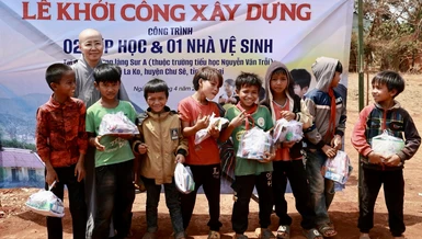 Chùa Long Phước khởi công xây trường cho học sinh tại làng Sur A, xã La Ko - Ảnh: Lê Miền Nam 