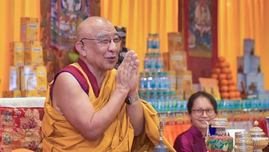 Lama Thamthog Rinpoche giao lưu với bạn trẻ tại chùa Thảo Đường về chìa khóa của sự bình an và hạnh phúc - Ảnh: Quảng Đạo/BGN