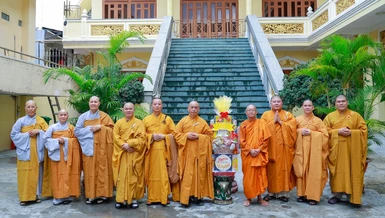 Ban Trị sự GHPGVN Q.Bình Thạnh chúc khánh tuế Hòa thượng Thích Minh Giác